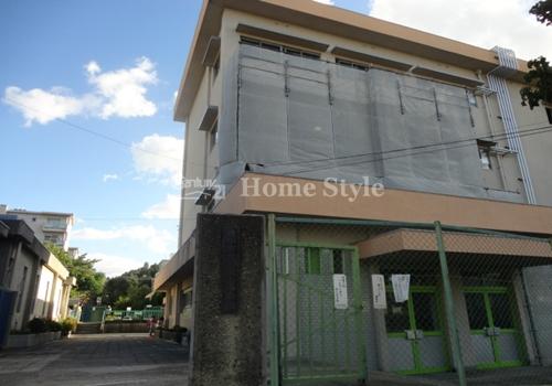 Primary school. Toyonaka Municipal Toneyama to elementary school 892m