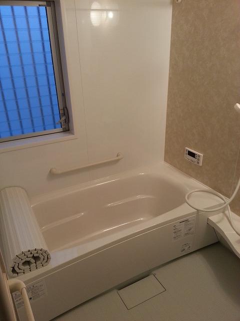 Bathroom. Indoor (12 May 2013) Shooting