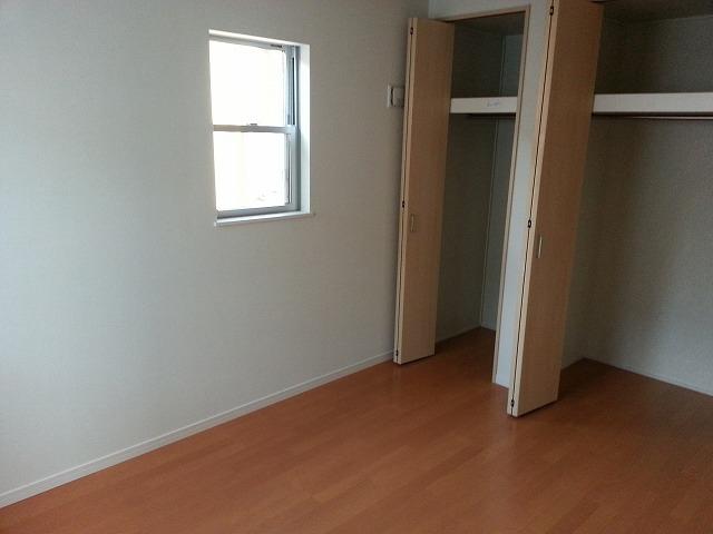 Non-living room. Indoor (12 May 2013) Shooting