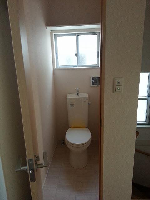 Toilet. Indoor (12 May 2013) Shooting