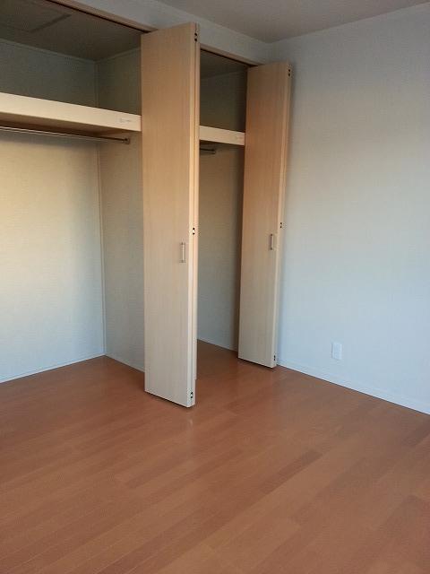 Non-living room. Indoor (12 May 2013) Shooting