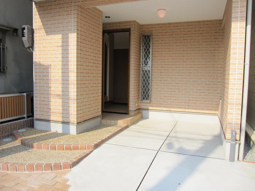 Entrance. Local (January 2013) Shooting