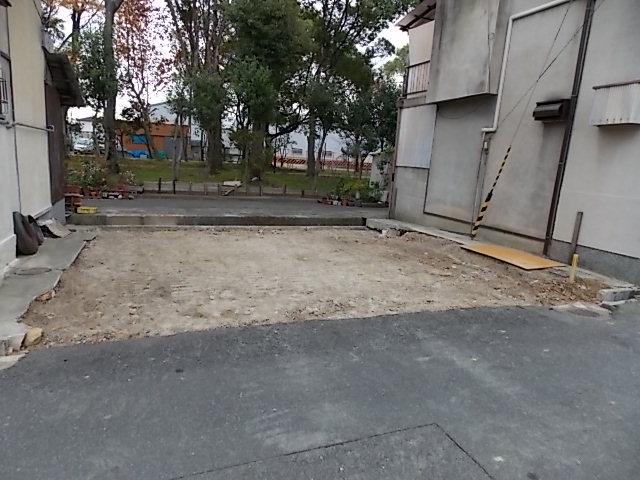 Other local. South side is facing the park