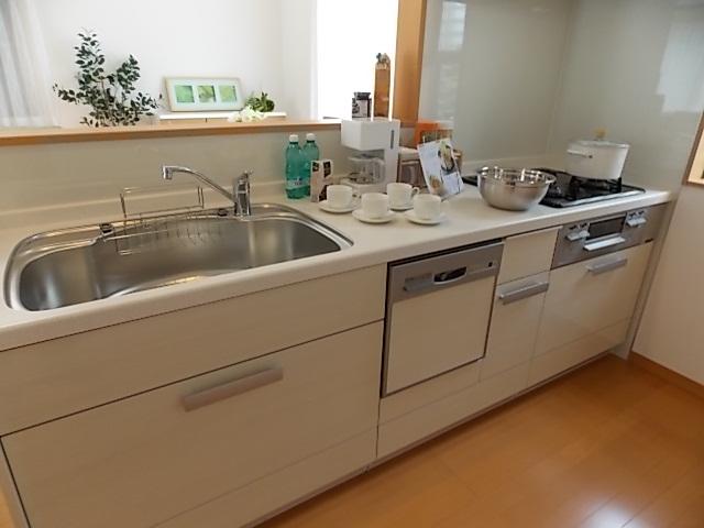 Same specifications photo (kitchen). LIXIL