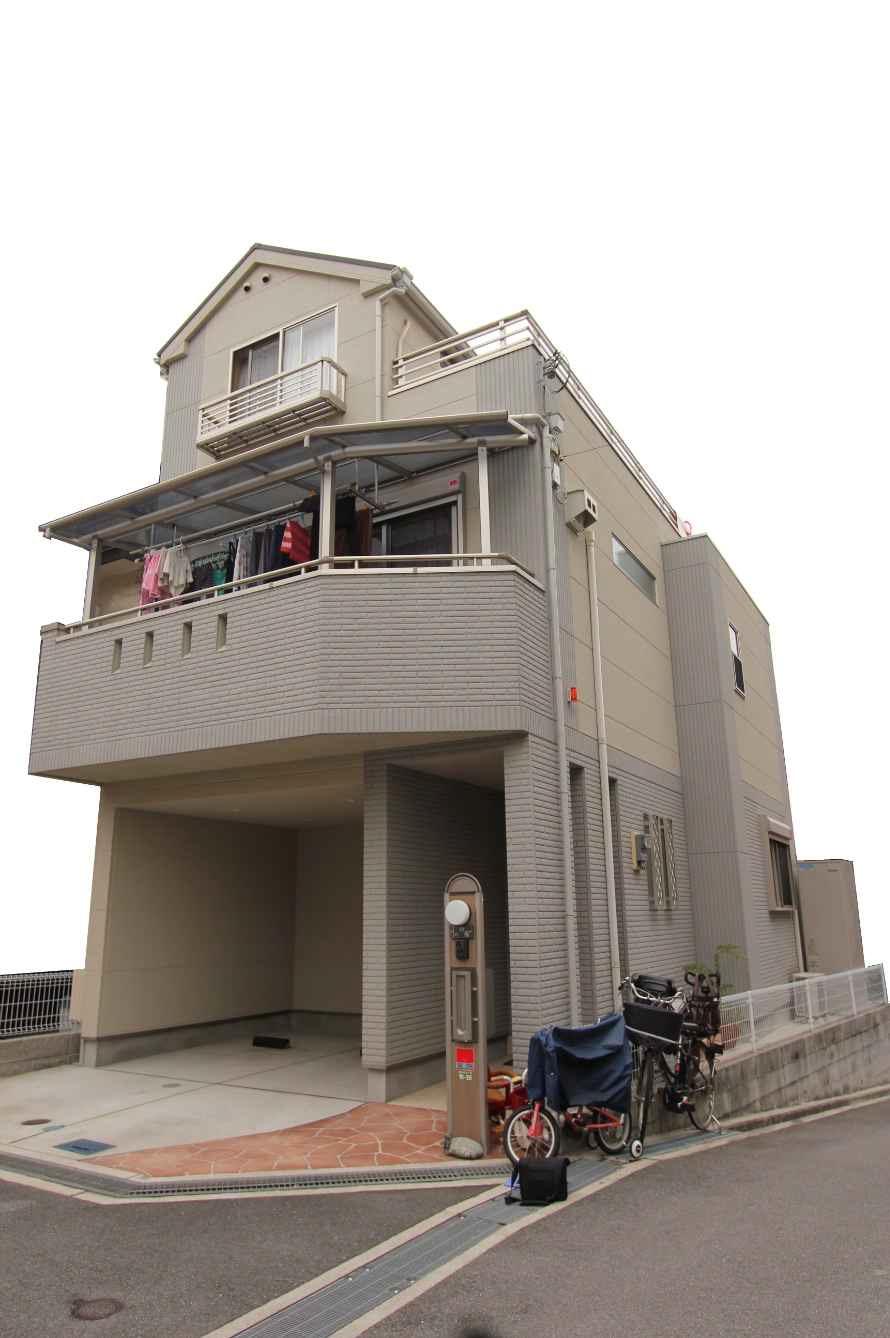 Local appearance photo. Appearance is a picture. It is a photograph of the subject property only.