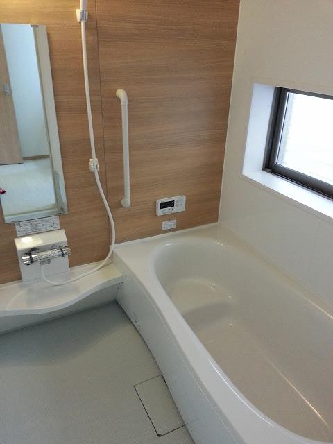 Bathroom. Local (12 May 2013) Shooting