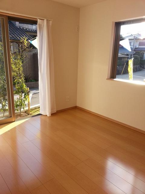 Non-living room. Local (12 May 2013) Shooting