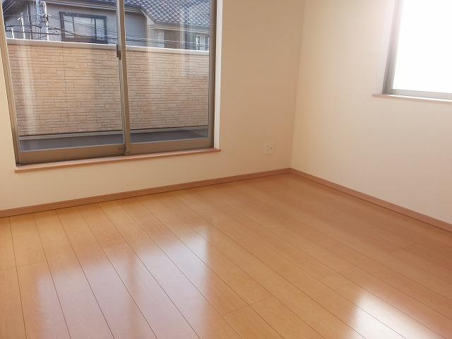 Non-living room. Local (12 May 2013) Shooting