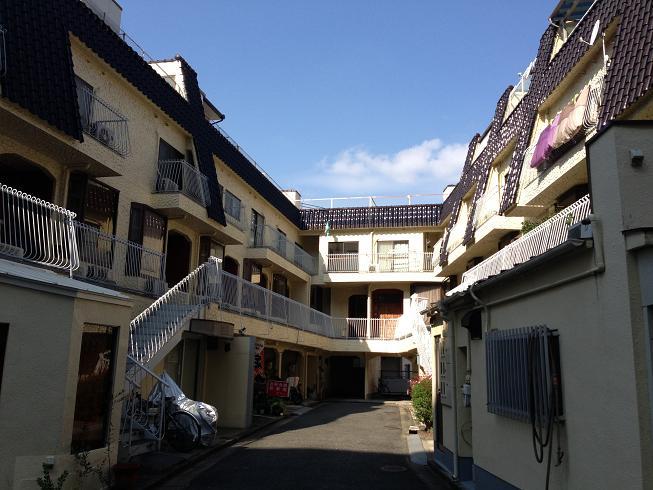 Local appearance photo. Local (11 May 2013) Shooting