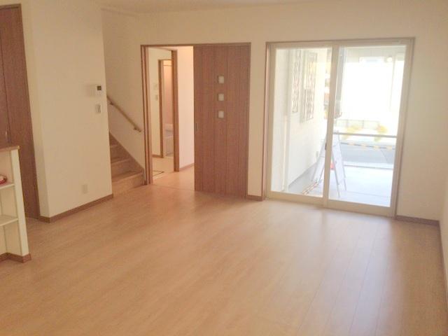 Living. It is living that was taken from a different angle. Also solid per yang. By the way, I was taken to about 15 o'clock.