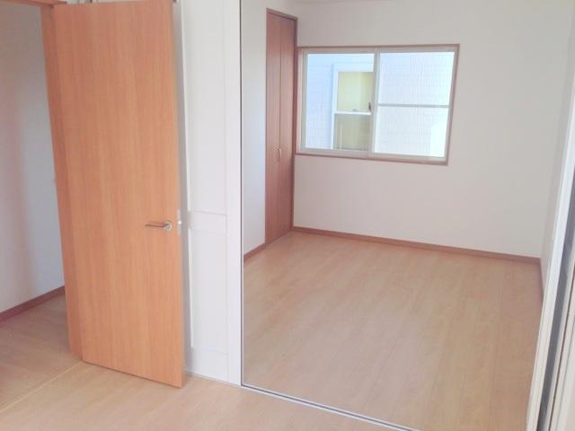 Non-living room. Transformed into a stretch about 10 Pledge of Western-style because it is possible to move the partition freely! It is convenient for your family like that is child doth!