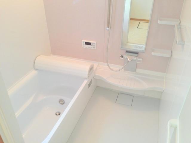 Bathroom. Room heating, With drying function!
