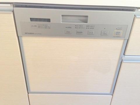 Kitchen. Ally of wife! With dishwasher!