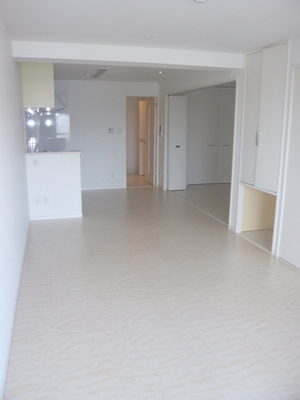 Living and room. It is a good living and easy to use.