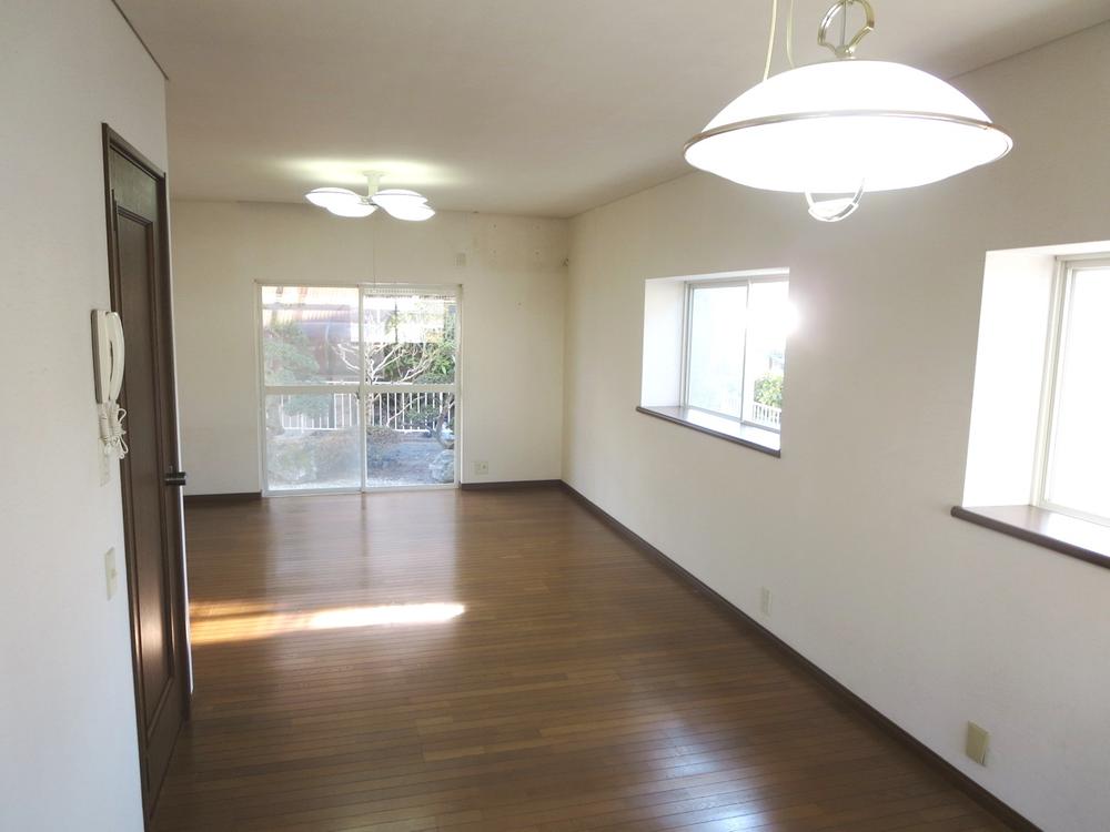 Living. LDK entering bright sunlight is about 17.5 Pledge