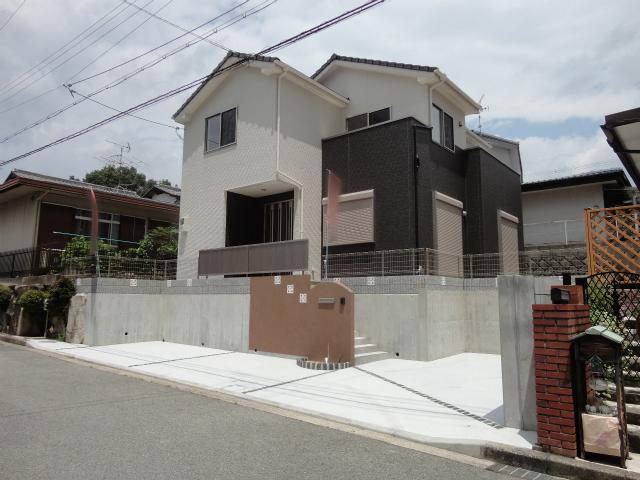 Local appearance photo. The appearance of the property (from the south)