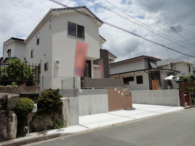 Local appearance photo. The appearance of the property (from the northwest side)