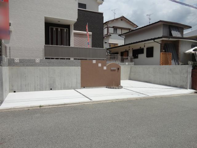 Local appearance photo. Parking spaces the property