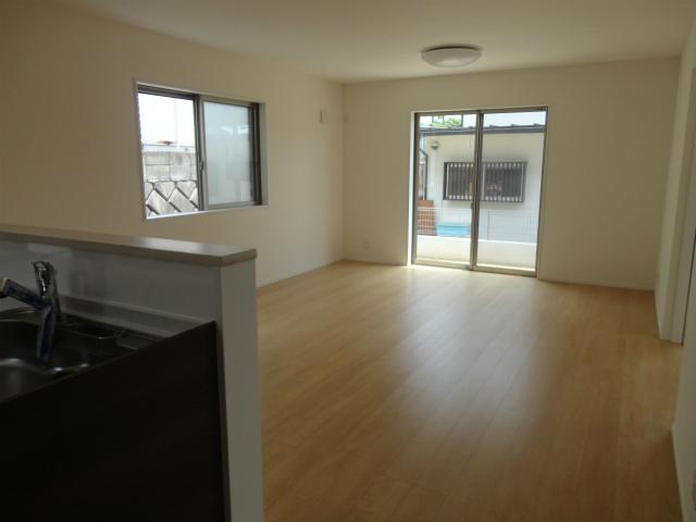 Living. LDK about 17.6 Pledge