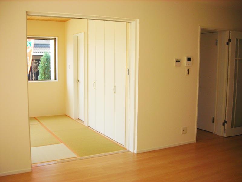 Non-living room. Japanese-style room from the living room