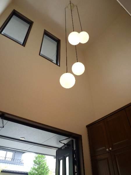 Other introspection. Atrium portion of the entrance top