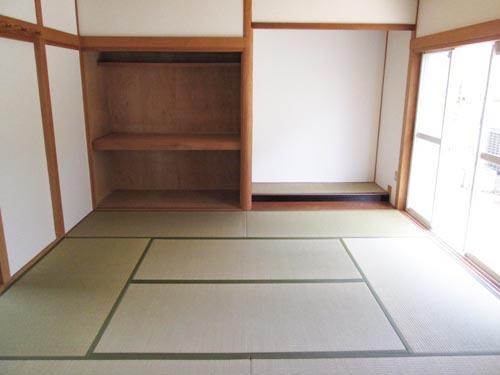 Non-living room. Room (May 2012) shooting