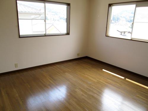 Non-living room. Room (May 2012) shooting