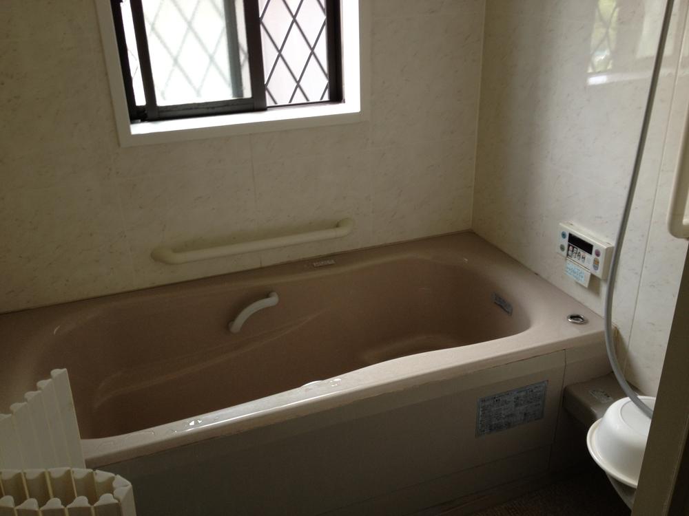 Bathroom. Indoor (10 May 2013) Shooting