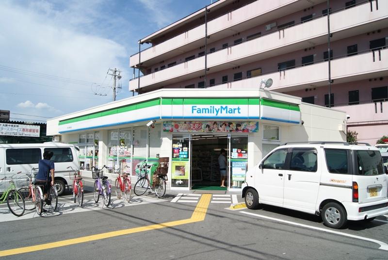 Convenience store. 147m to FamilyMart Yaogikita shop