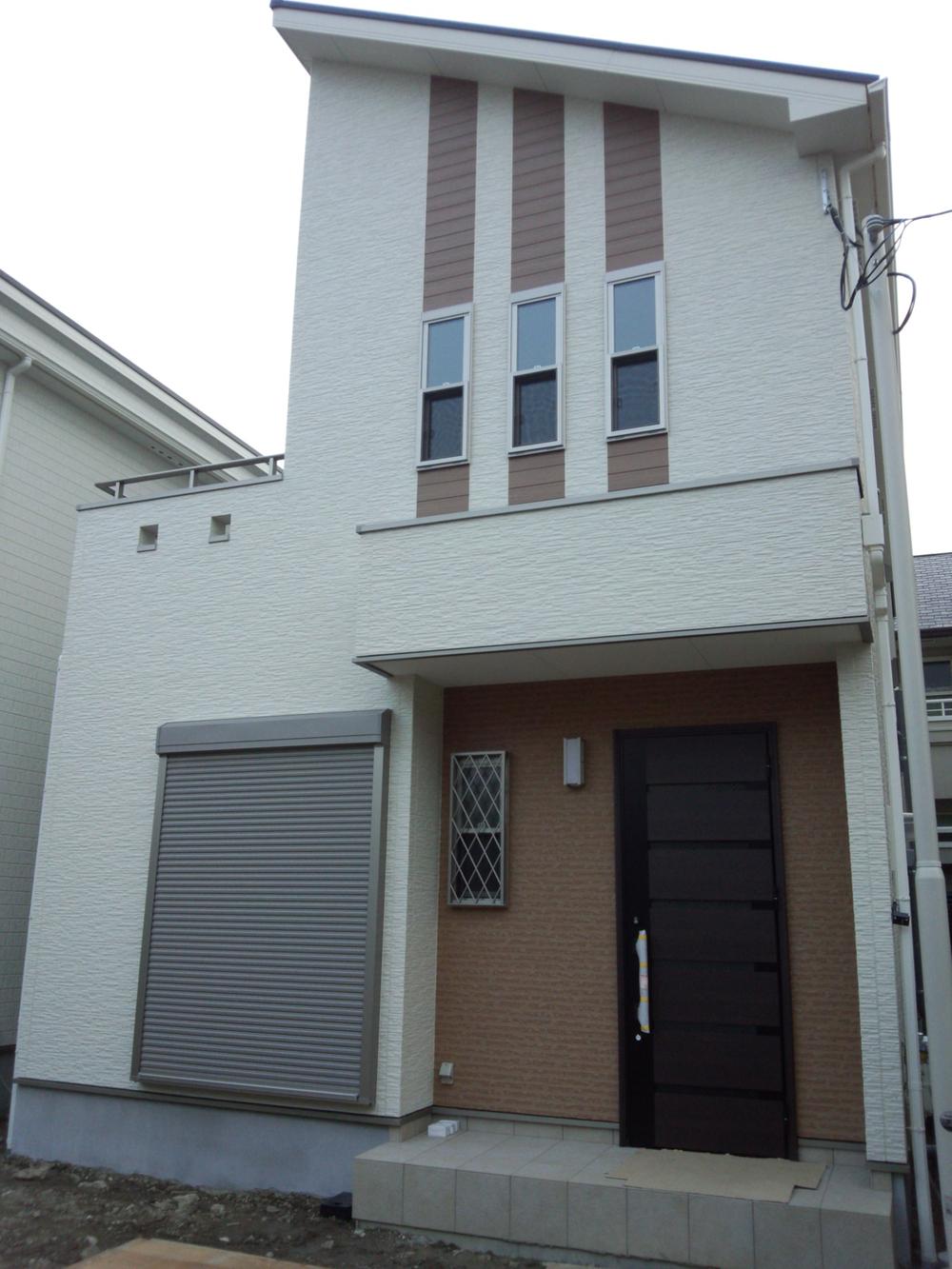 Local appearance photo. Local (11 May 2013) Shooting