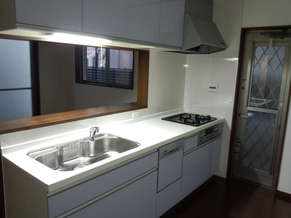 Kitchen. Indoor (11 May 2013) Shooting