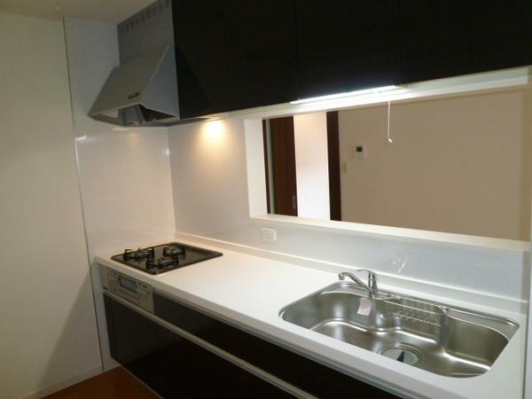 Kitchen. Convenient floor with storage With under-floor storage