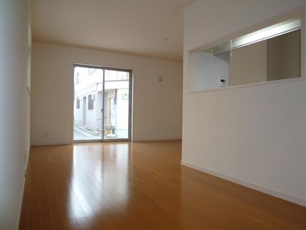 Living. Comfortable relaxing spacious living