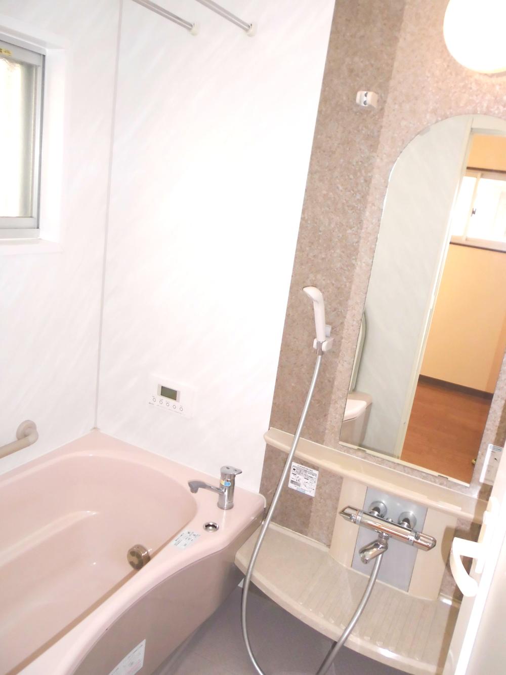 Bathroom. ☆ With bathroom drying heater