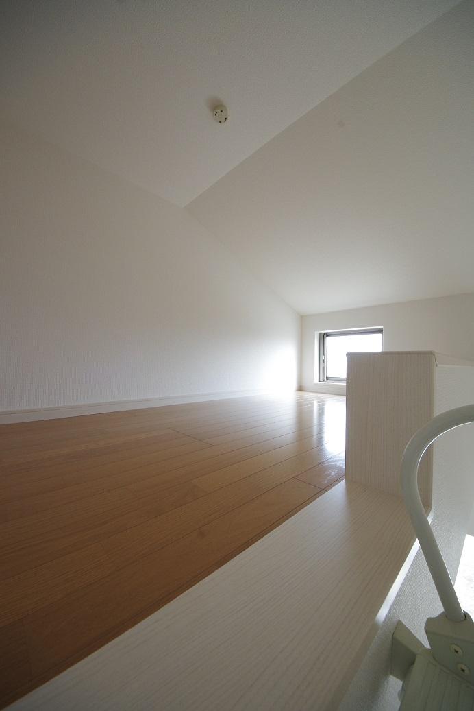 Receipt. Second floor Western-style loft 2 (April 2013 shooting)