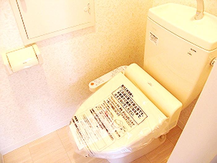 Toilet.  ☆ With warm water washing toilet seat