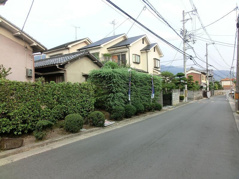 Local photos, including front road. Local Photos