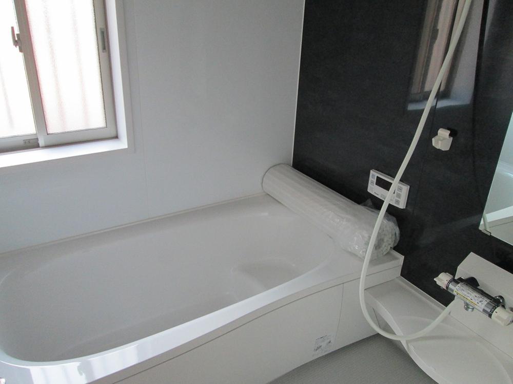 Bathroom. Local (12 May 2013) Shooting