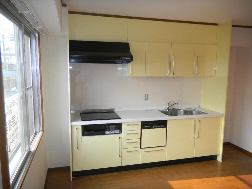 Kitchen.  ☆ Dish washing and drying machine built-in kitchen
