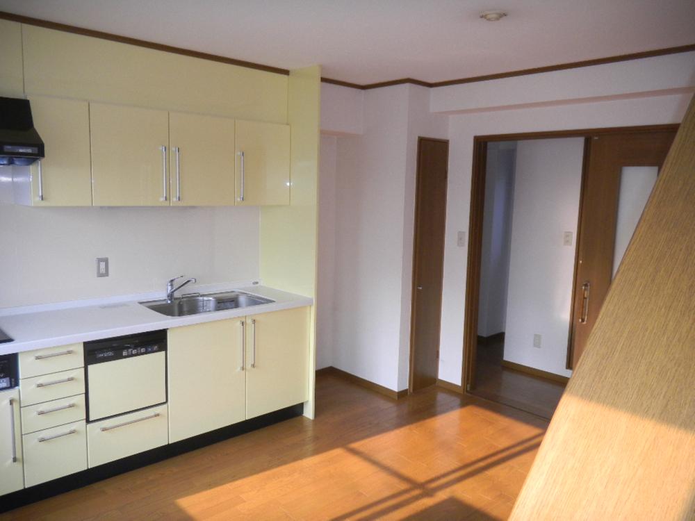 Kitchen.  ☆ Day good living! 