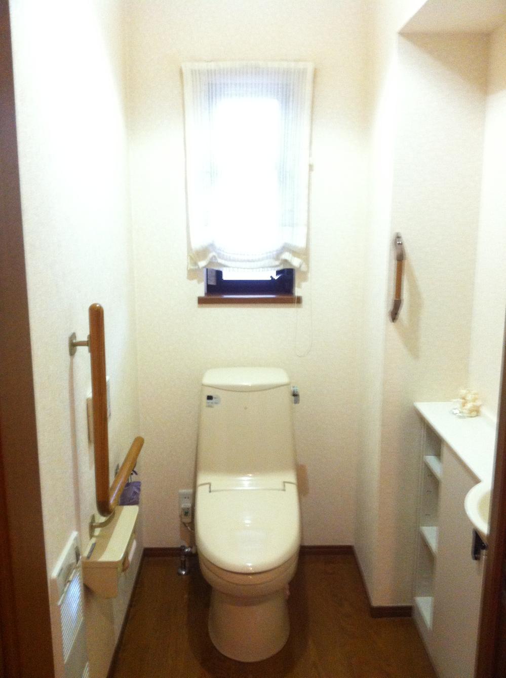 Toilet. Indoor (12 May 2013) Shooting