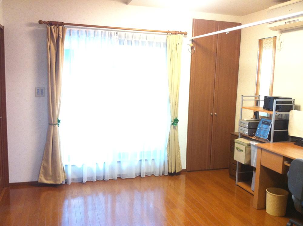 Non-living room. Indoor (12 May 2013) Shooting