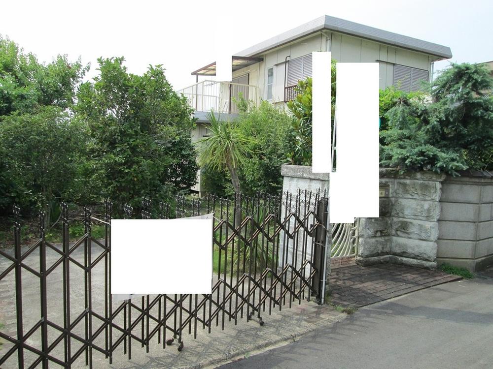 Local photos, including front road. Local (August 2013) Shooting Land 113.67 square meters