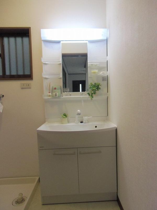 Wash basin, toilet. Local shooting