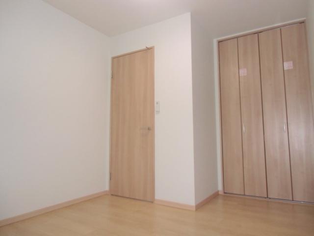 Non-living room. 2F is a Western-style