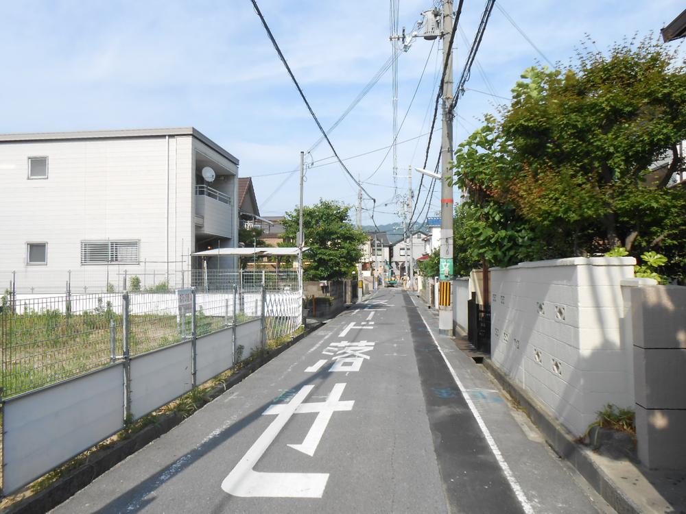 Local photos, including front road. Local (June 2013) Shooting