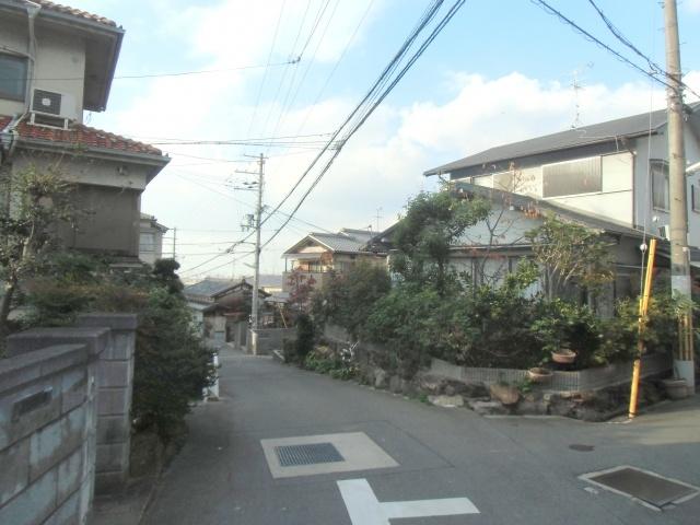 Local photos, including front road. Daylighting ・ Ventilation is good