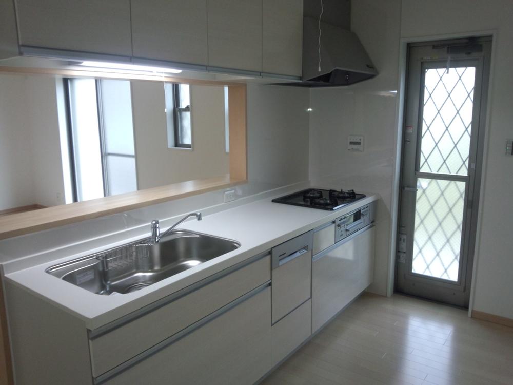 Kitchen. Indoor (10 May 2013) Shooting