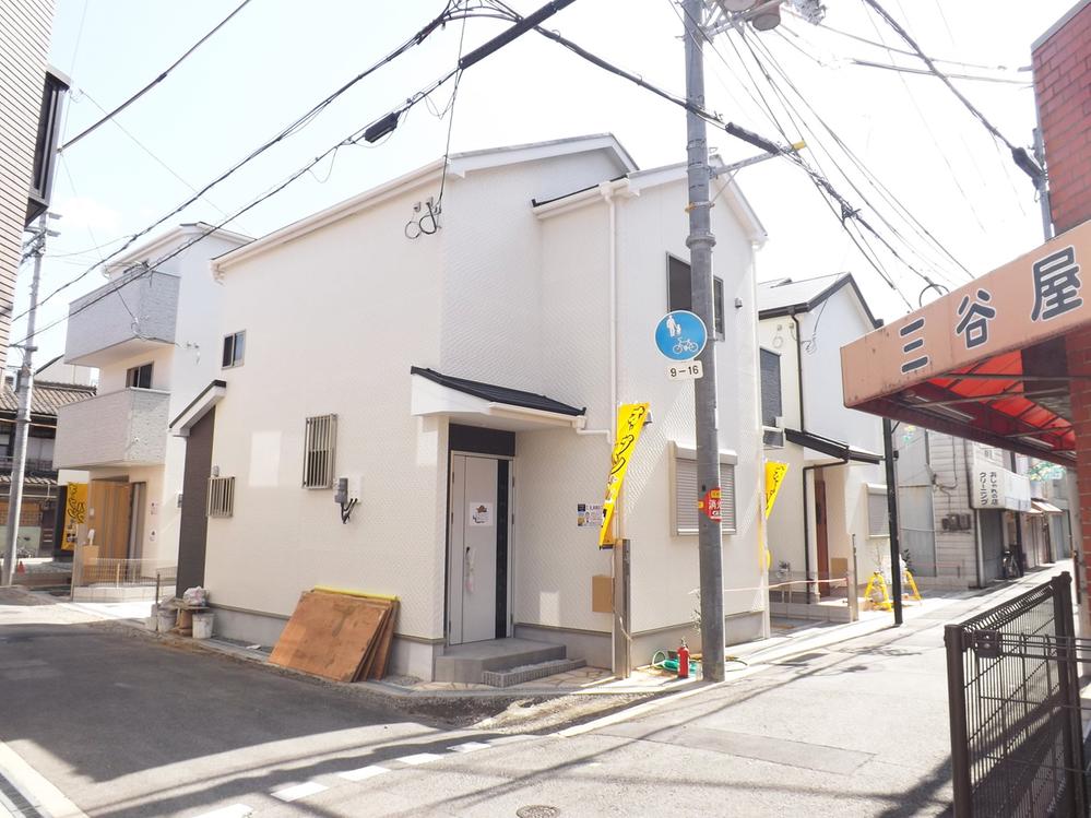 Same specifications photos (appearance). To the convenient location of the same specification photos (streets) 2WAY access! All three House!