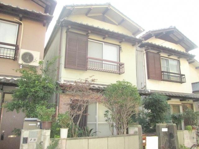 Local appearance photo. It is home of the 2-story